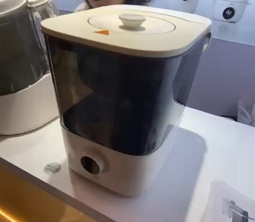 V1-26C bottle washer on the manufacturer's showroom counter